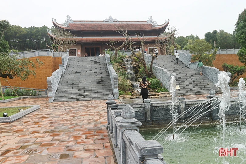 Bức họa mới trên quê hương Bác Hồ