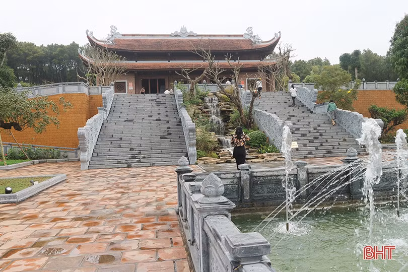 Bức họa mới trên quê hương Bác Hồ