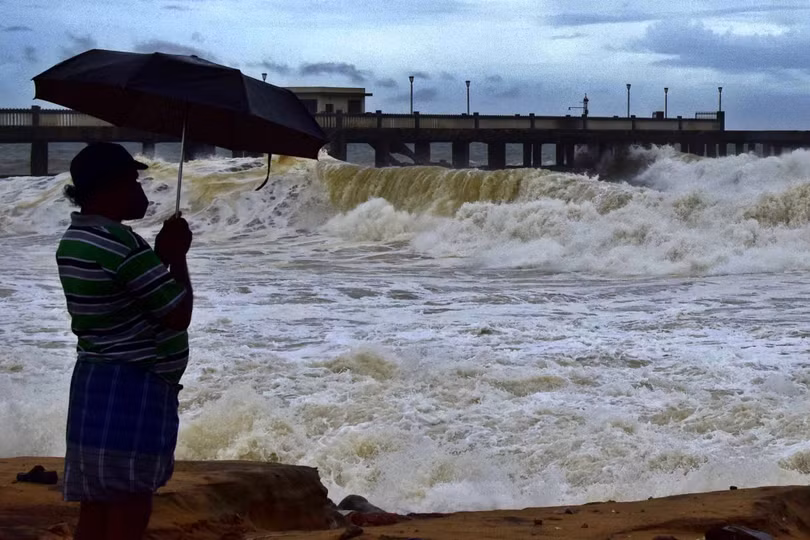 Mưa lũ nhấn chìm nhiều vùng phía Tây Ấn Độ, khiến ít nhất 129 người thiệt mạng