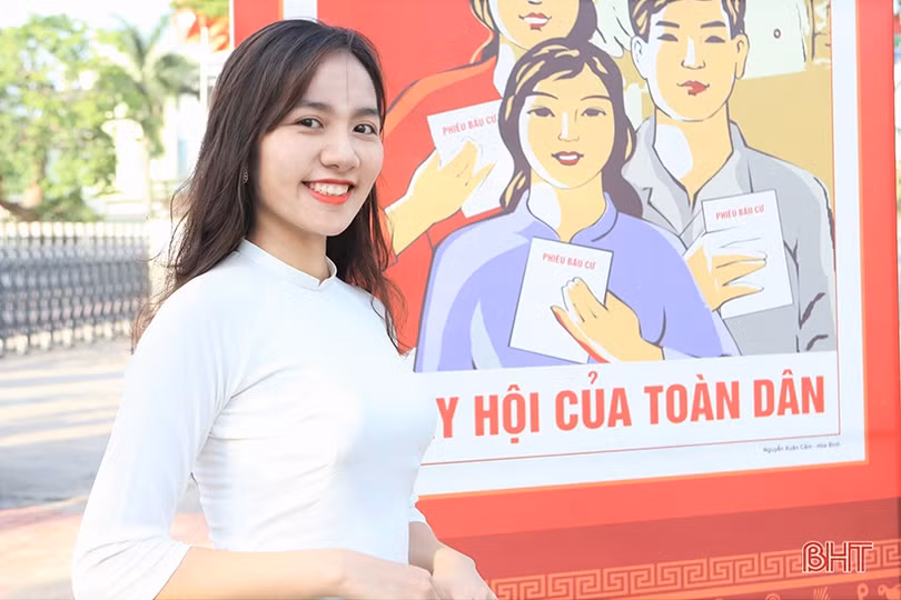 Người trẻ Hà Tĩnh hạnh phúc khi lần đầu được đi bỏ phiếu