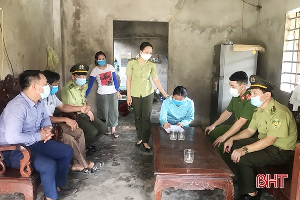 Hạt Kiểm lâm Thạch Hà tiếp nhận cá thể khỉ mặt đỏ