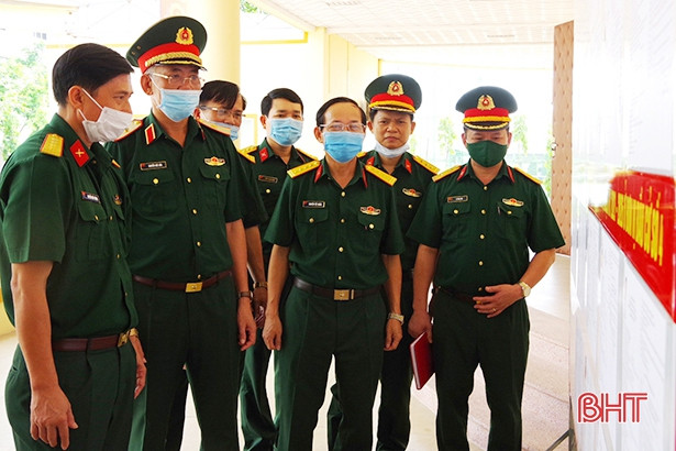 Khu vực bỏ phiếu số 3 Bộ CHQS Hà Tĩnh có 475 cử tri tham gia bầu cử