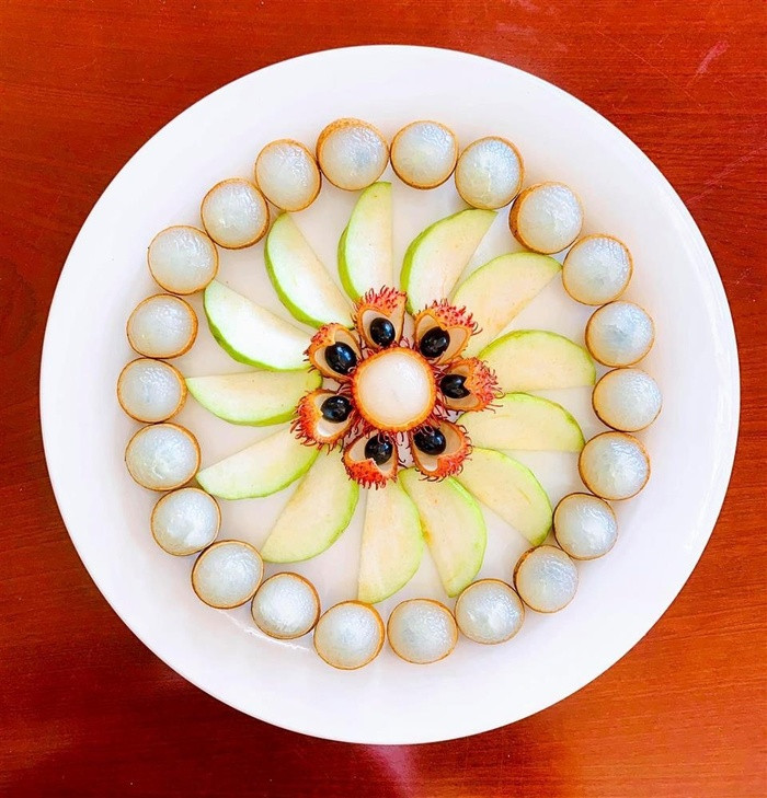 Những đĩa hoa quả được trang trí đơn giản mà đẹp mắt