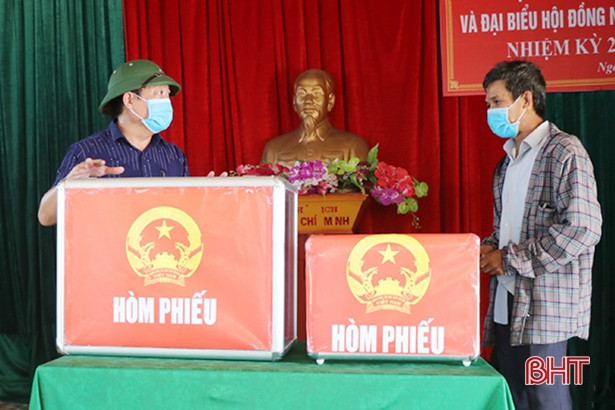 Tiếp tục rà soát kỹ danh sách cử tri tại 134 điểm bầu cử ở Can Lộc
