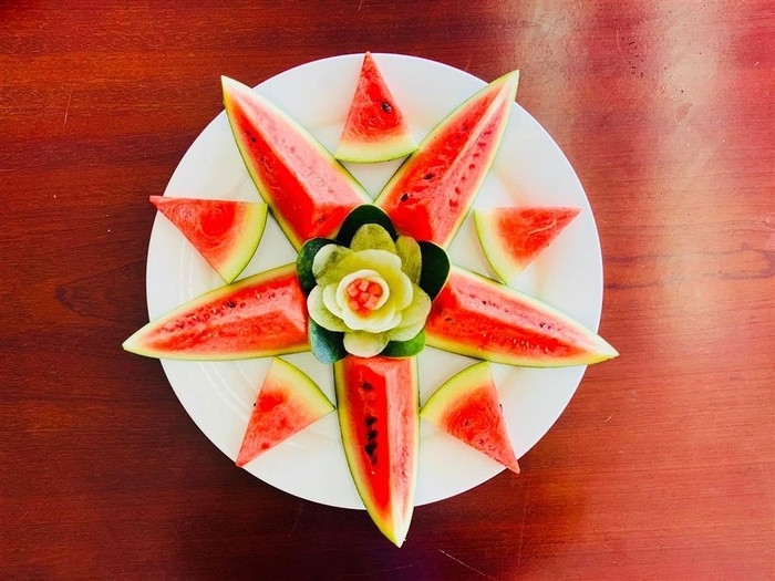 Những đĩa hoa quả được trang trí đơn giản mà đẹp mắt