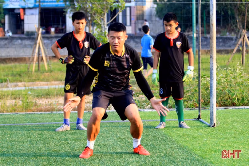 Huấn luyện viên Nguyễn Văn Thịnh - người mang “luồng gió mới” cho bóng đá trẻ Hà Tĩnh