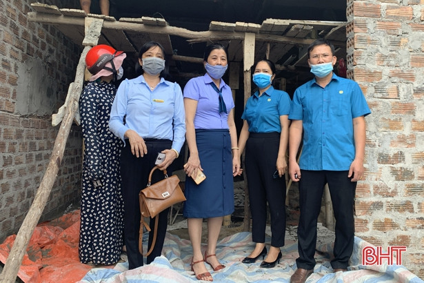 Công đoàn Viên chức Hà Tĩnh hướng về người lao động dịp Tháng Công nhân