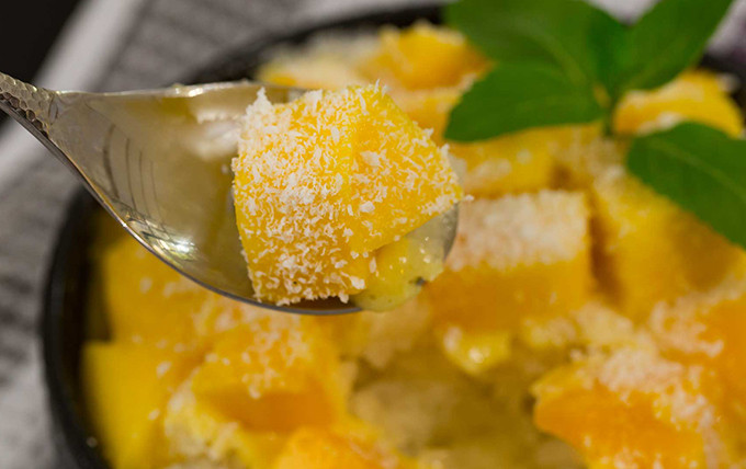 Làm món xoài đá bào giải khát ngày hè