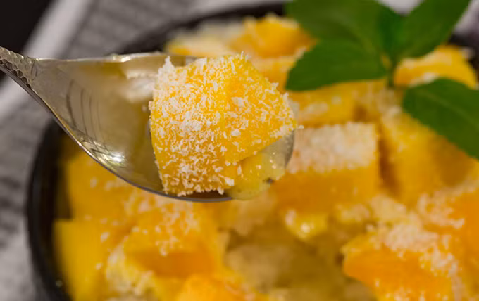 Làm món xoài đá bào giải khát ngày hè