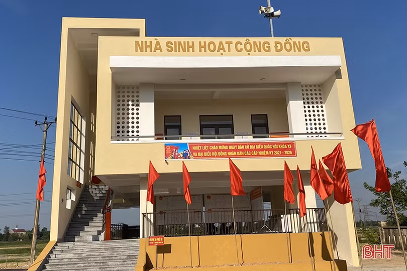 Người dân hân hoan chờ được bỏ phiếu trong những ngôi nhà sinh hoạt cộng đồng “2 trong 1” vừa hoàn thành ở Hà Tĩnh