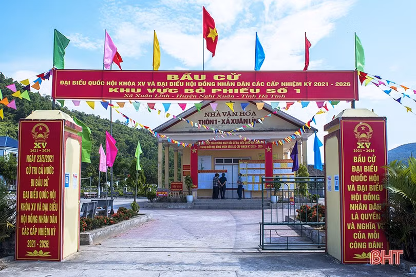 Ngày hội non sông đất trời như đổi khác