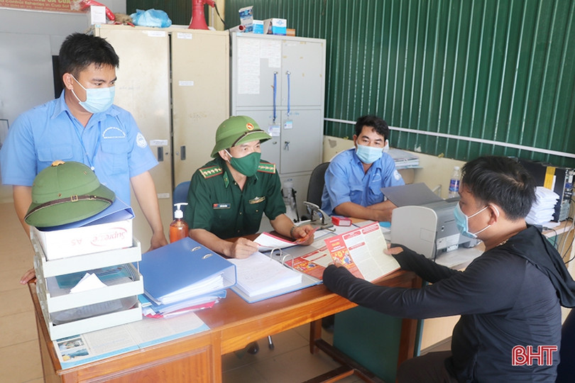 Ngư dân vùng biển Hà Tĩnh sẵn sàng gác những chuyến ra khơi để làm tròn nghĩa vụ công dân ảnh 1 Ngư dân vùng biển Hà Tĩnh sẵn sàng gác những chuyến ra khơi để làm tròn nghĩa vụ công dân