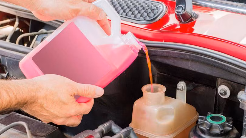 Khi nào cần thay nước làm mát động cơ ô tô?