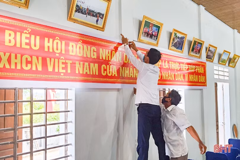 Cử tri phía Nam Hà Tĩnh hối hả hoàn tất mùa vụ để đi bỏ phiếu bầu cử