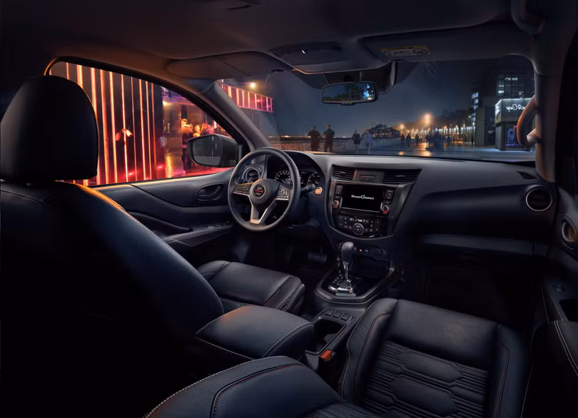 Nissan Navara 2021 thay đổi từ trong ra ngoài, giá từ 748 triệu đồng