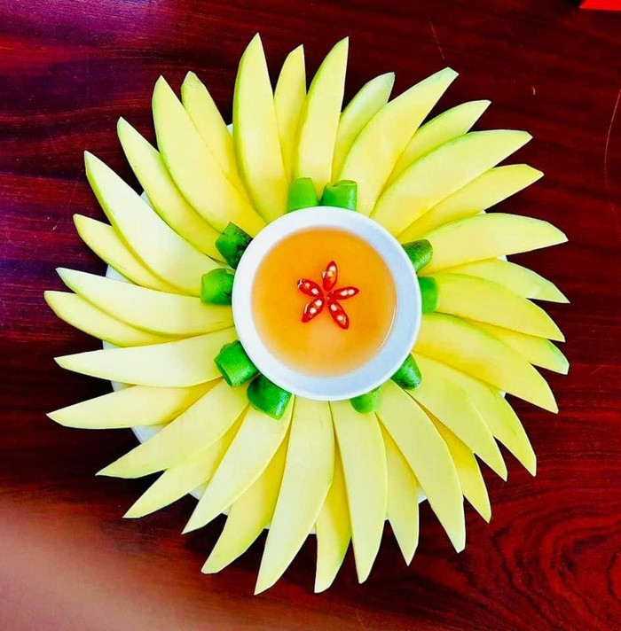 Những đĩa hoa quả được trang trí đơn giản mà đẹp mắt