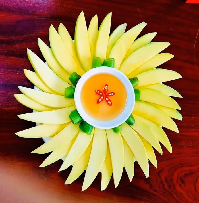 Những đĩa hoa quả được trang trí đơn giản mà đẹp mắt