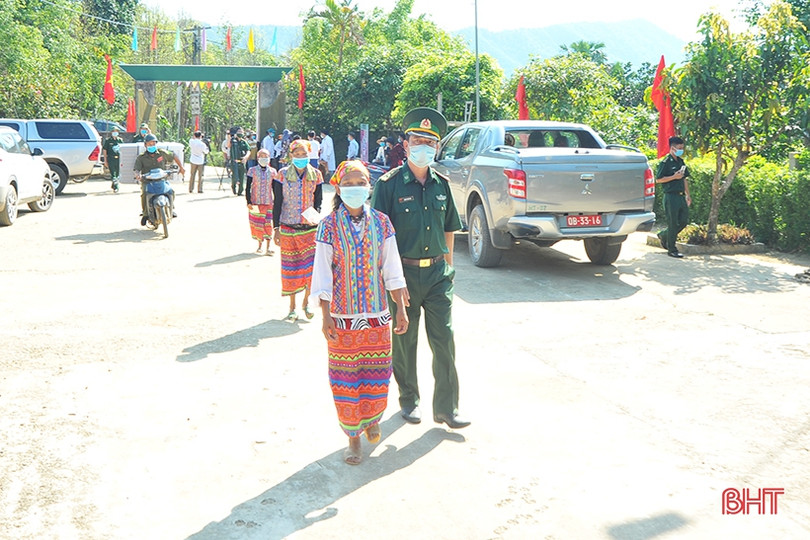 Cử tri dân tộc Chứt ở Hà Tĩnh phấn khởi đi bầu cử