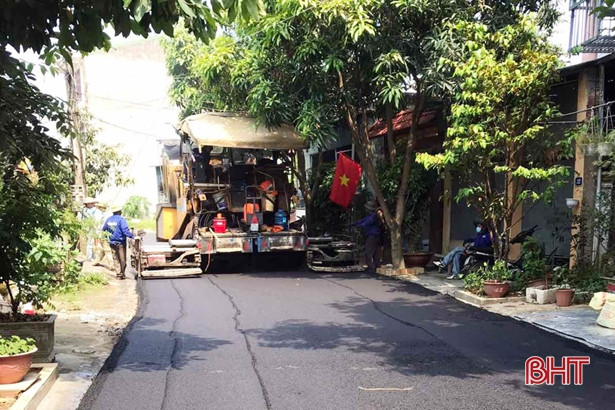 Phường xây dựng văn minh đô thị kiểu mẫu đầu tiên ở Hà Tĩnh thảm nhựa 7 tuyến đường trong 1 tuần