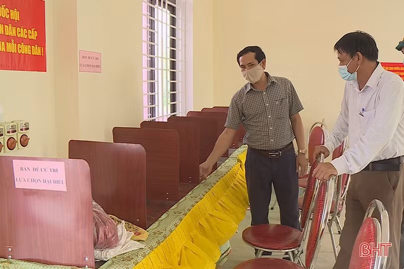 Người dân hân hoan chờ được bỏ phiếu trong những ngôi nhà sinh hoạt cộng đồng “2 trong 1” vừa hoàn thành ở Hà Tĩnh