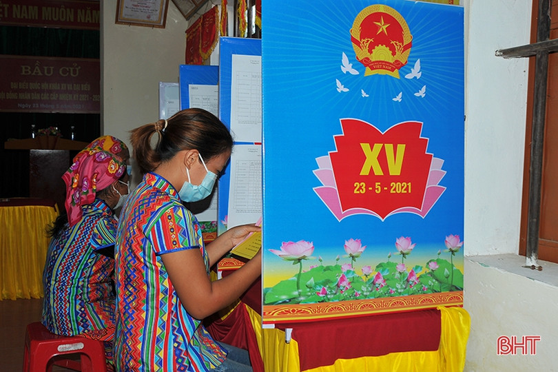 Cử tri dân tộc Chứt ở Hà Tĩnh phấn khởi đi bầu cử