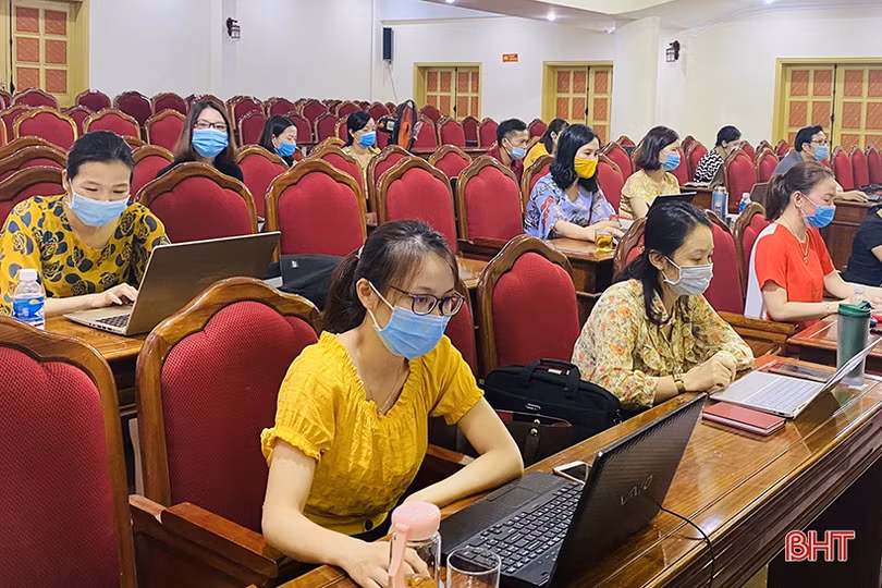 Trường Chính trị Trần Phú phối hợp Viettel Hà Tĩnh ứng dụng phần mềm giảng dạy trực tuyến