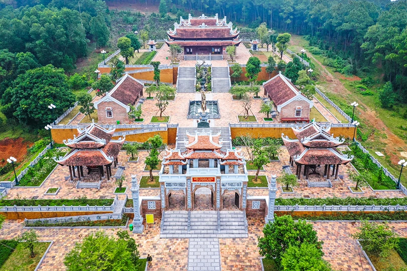 Bức họa mới trên quê hương Bác Hồ