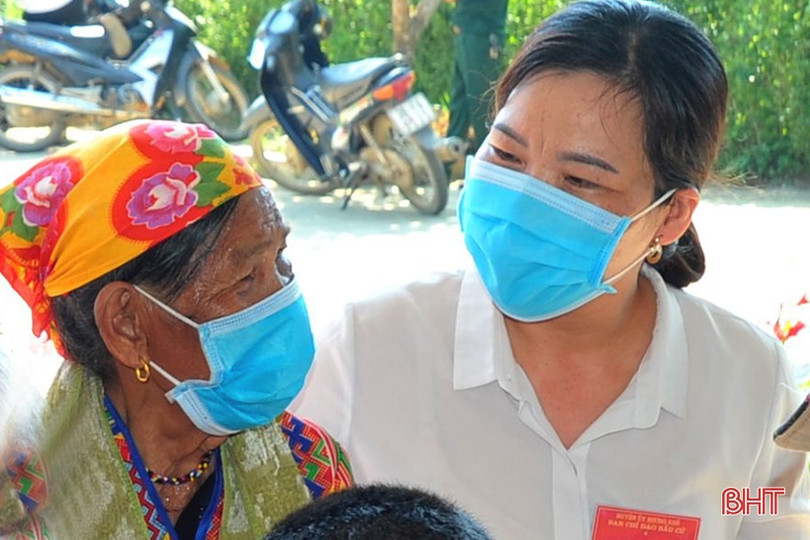 Cử tri dân tộc Chứt ở Hà Tĩnh phấn khởi đi bầu cử