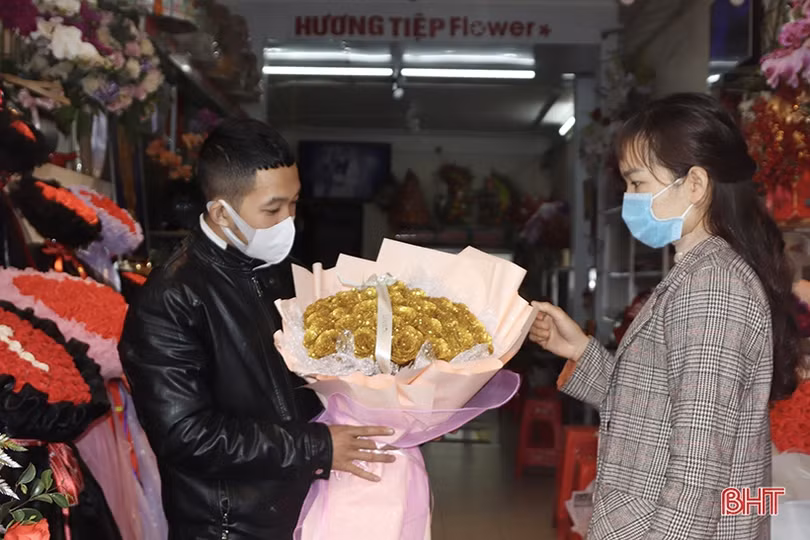 Ngập tràn sắc hoa ở Hà Tĩnh nhân ngày lễ tình nhân