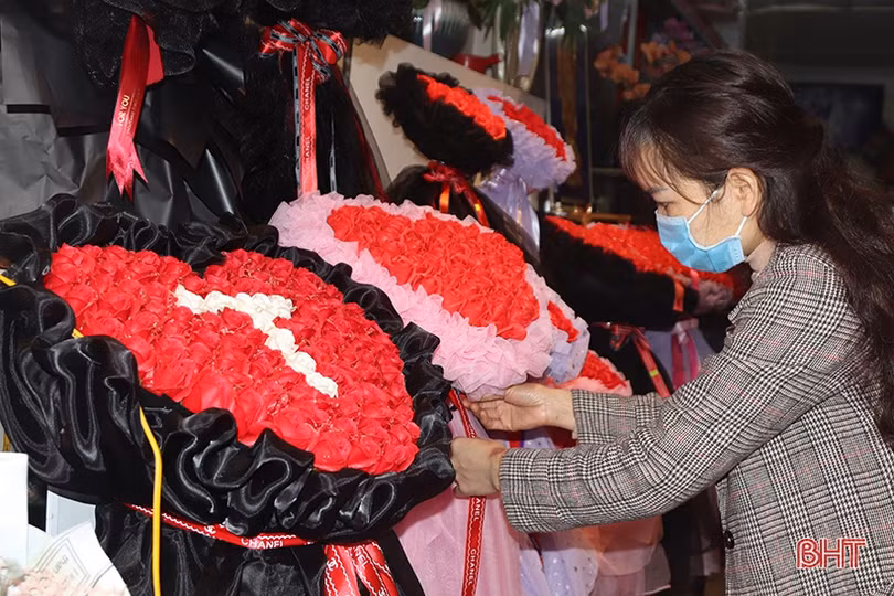 Ngập tràn sắc hoa ở Hà Tĩnh nhân ngày lễ tình nhân