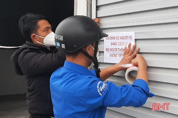 Hà Tĩnh: Hơn 6.800 người được test nhanh sàng lọc COVID-19