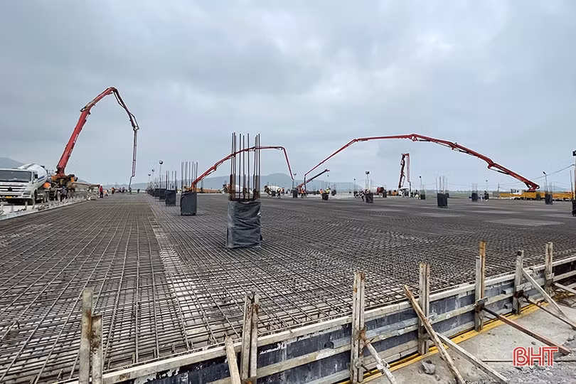 Trên công trường xây dựng Nhà máy Sản xuất Pin VinES