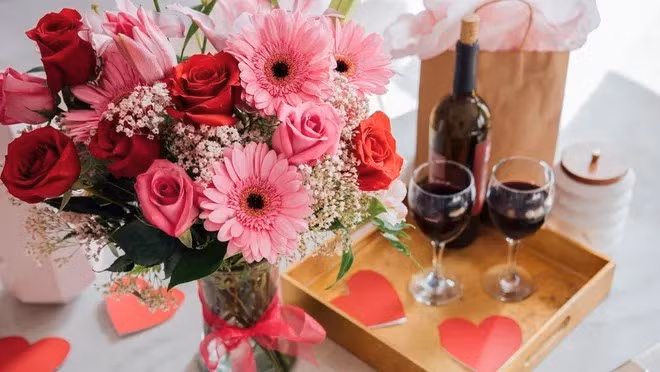 Lễ tình nhân Valentine 2022 là ngày nào? Valentine 14/2 nên tặng gì?