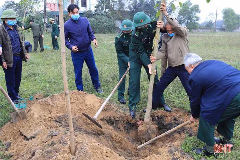 Các địa phương Hà Tĩnh sôi nổi ra quân trồng cây đầu xuân