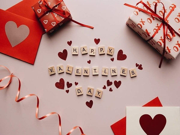 Lễ tình nhân Valentine 2022 là ngày nào? Valentine 14/2 nên tặng gì?