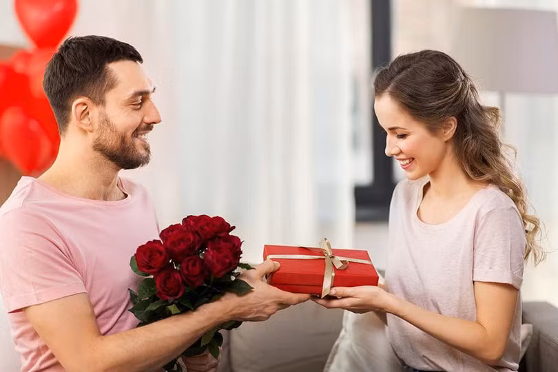Lễ tình nhân Valentine 2022 là ngày nào? Valentine 14/2 nên tặng gì?