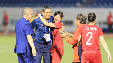 HLV Mai Đức Chung vẫn dẫn dắt ĐT nữ Việt Nam dự SEA Games 31