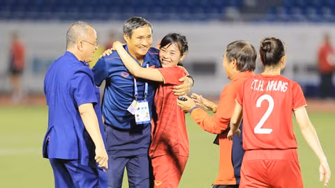 HLV Mai Đức Chung vẫn dẫn dắt ĐT nữ Việt Nam dự SEA Games 31