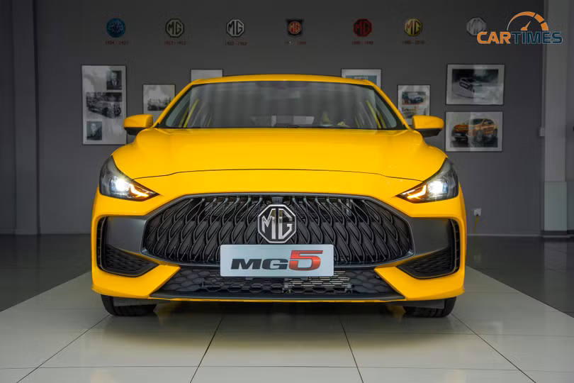 MG 5 có mặt tại đại lý trước ngày ra mắt tại thị trường Việt Nam: 2 phiên bản, giá bán sẽ rất cạnh tranh