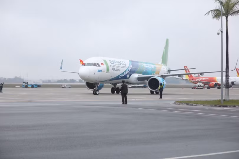 Tuyển nữ Việt Nam hạnh phúc trong ngày trở về