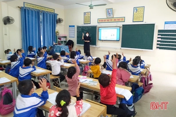 Hà Tĩnh: 75,3% phụ huynh có con từ 5 - 12 tuổi đồng ý tự nguyện tiêm vắc-xin phòng COVID-19