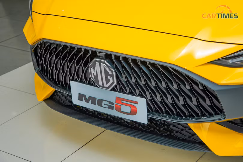 MG 5 có mặt tại đại lý trước ngày ra mắt tại thị trường Việt Nam: 2 phiên bản, giá bán sẽ rất cạnh tranh