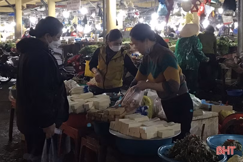 Hà Tĩnh: Một bộ phận người dân vẫn chủ quan trong phòng dịch COVID-19