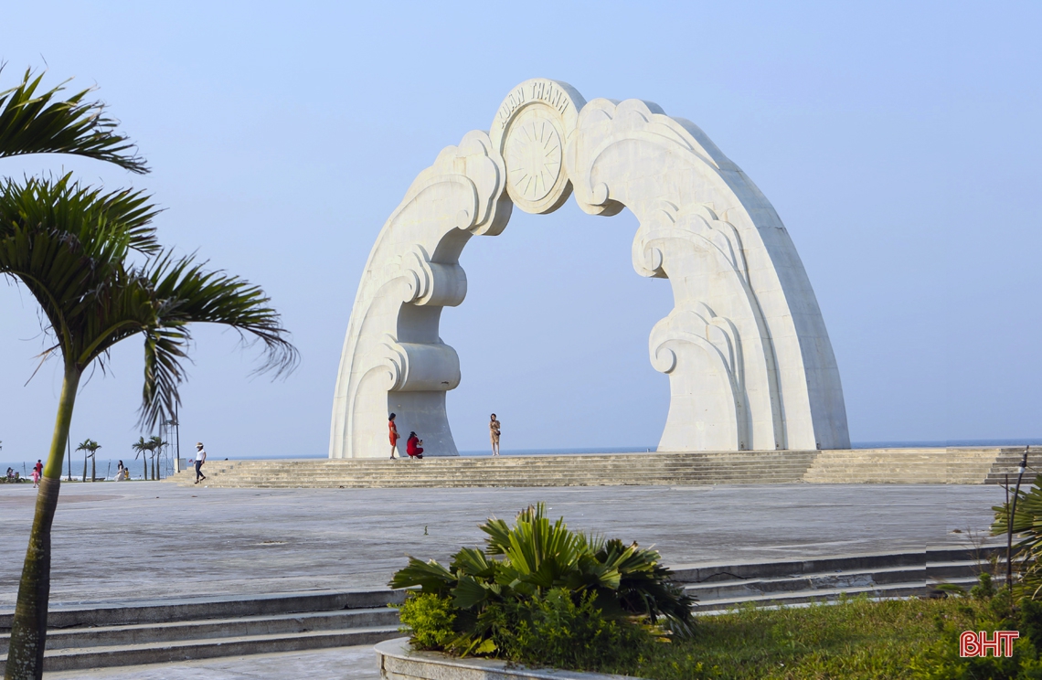 Biển Hà Tĩnh rộn ràng trước ngày chính hội