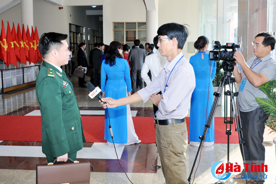 dai pt th ha tinh va su chuyen nghiep trong ung xu voi thong tin