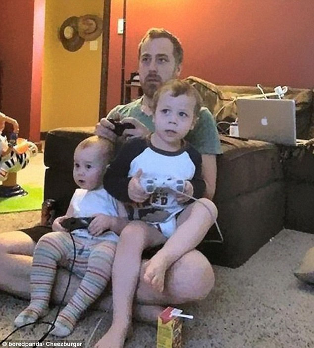 cuoi ngat voi loat anh ba dao cach nhung ong bo cham con luc me vang nha