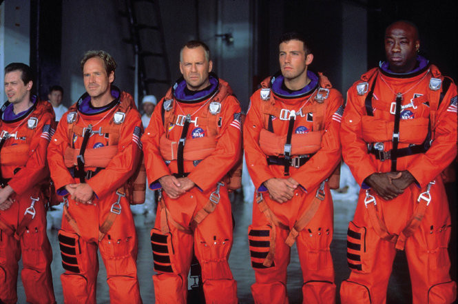 Armageddon - cuộc chiến không cân sức giữa nhân loại và vũ trụ - Ảnh: Touchstone Pictures 6 am hieu kinh hoang ve ngay tan the trong phim anh