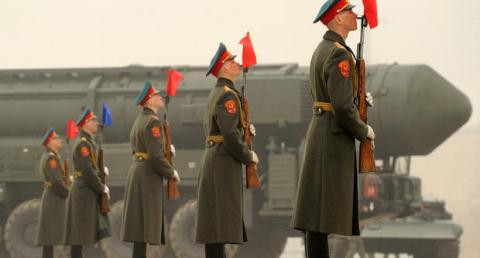 vu khi khung khiep moi khien la chan my vo dung