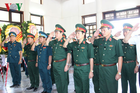 Đoàn đại biểu Quân ủy Trung ương, Bộ Quốc phòng tới viếng Đại tá Trần Quang Khải le truy dieu dai ta tran quang khai