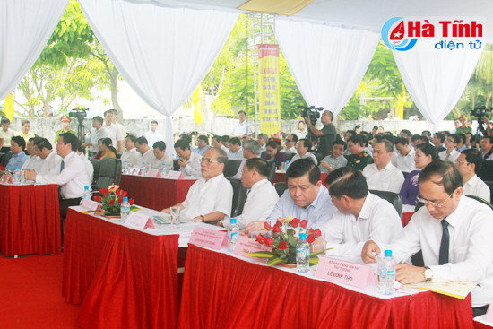 khoi dong xay cau cua hoi bac qua song lam noi nghe an ha tinh